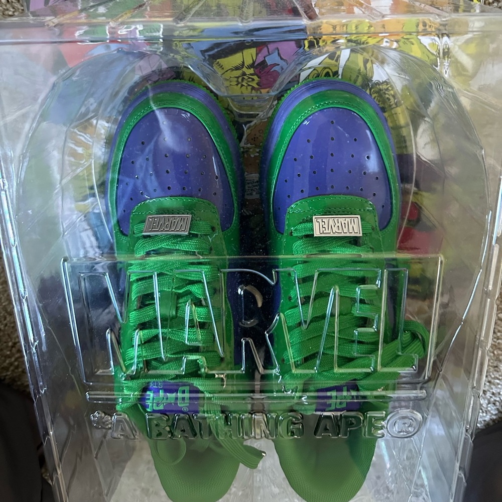 BAPE x Marvel US - 8.5 (New unworn authentic) Hulk Bapestas